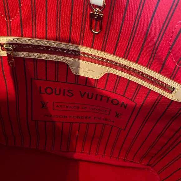 Louis Vuitton Neverfull Bag - Picture 8 of 12